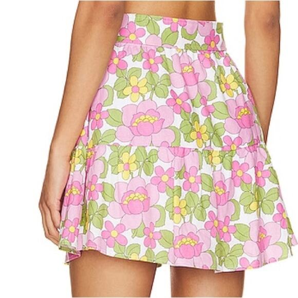 Show Me Your Mumu NWT Fiona Skirt in Fresh Floral
138.00 Size Small - Picture 6 of 9